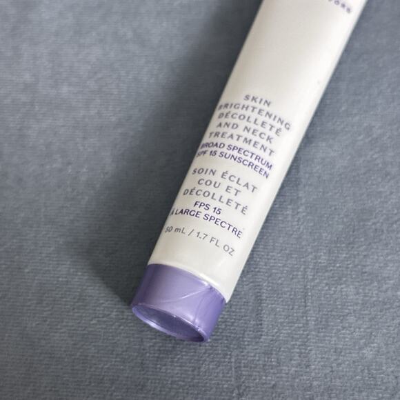 Cindy Crawford Meaningful Beauty Skin Brightening Decollete & Neck Cream 1.7 oz - Picture 2 of 4